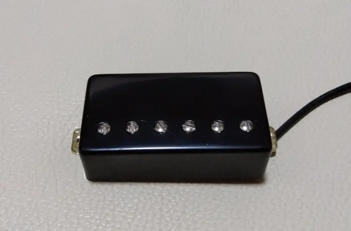 黒カバードハムバッカー